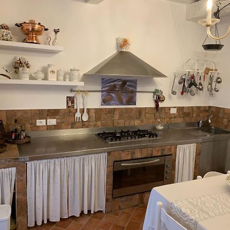 La Casa Dei Ricordi Lejlighed Collesalvetti Eksteriør billede